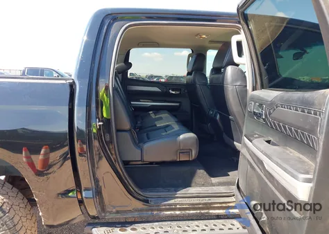 2017 Toyota Tundra Platinum 5.7L V8 из США, поврежденный, VIN 5TFAW5F15HX643057